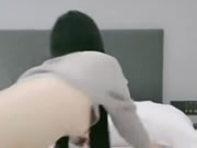 Fille asiatique Chatte rose tentée