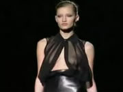 Oups - Fashion Tv - Défilé de lingerie