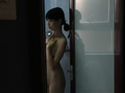 Fille chinoise selfie bain